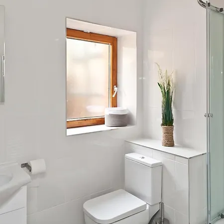 Stylish One Bed Apartment With Private Garden Apartment Dublin